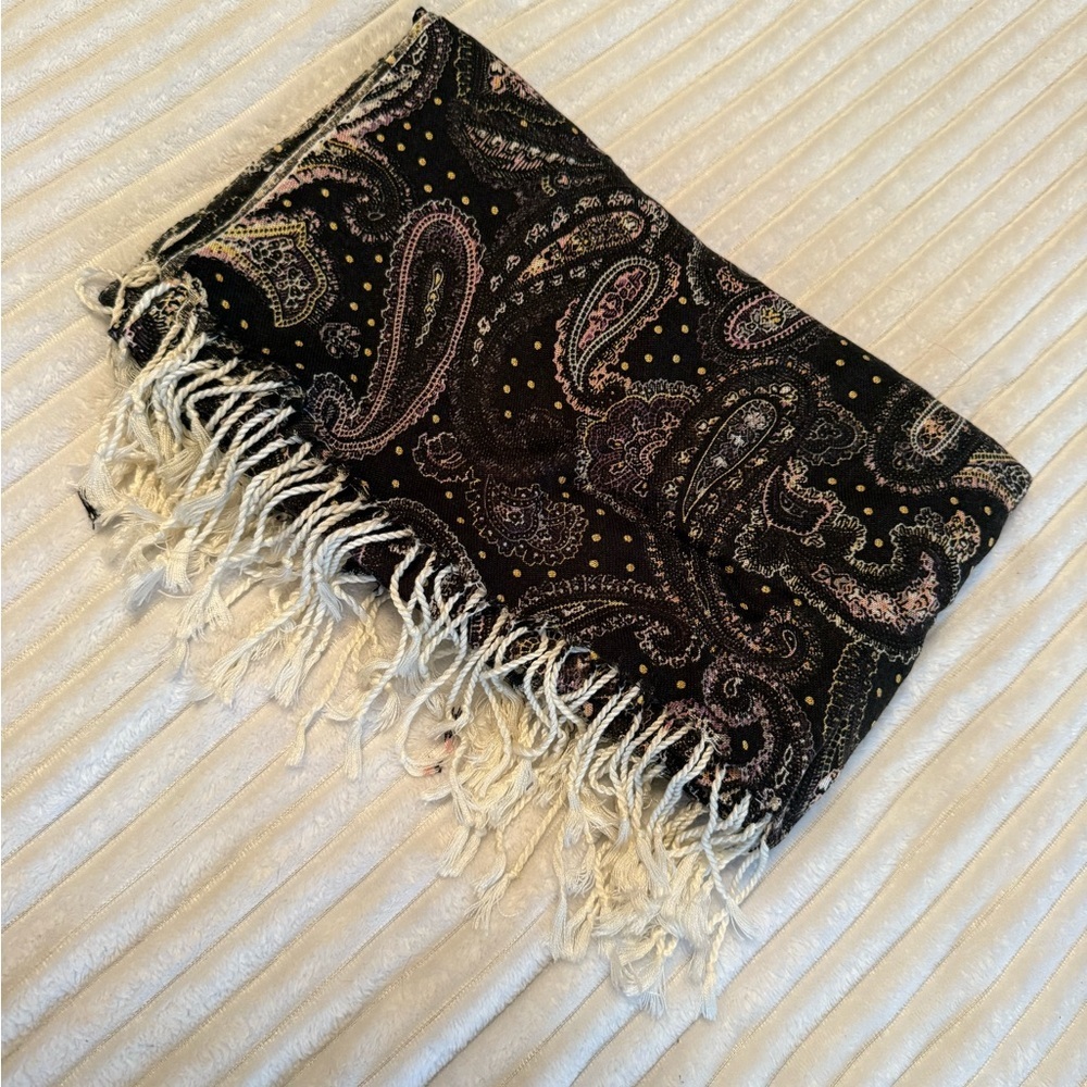Paisley Patterned Scarf - Black and White - Picture 5 of 5